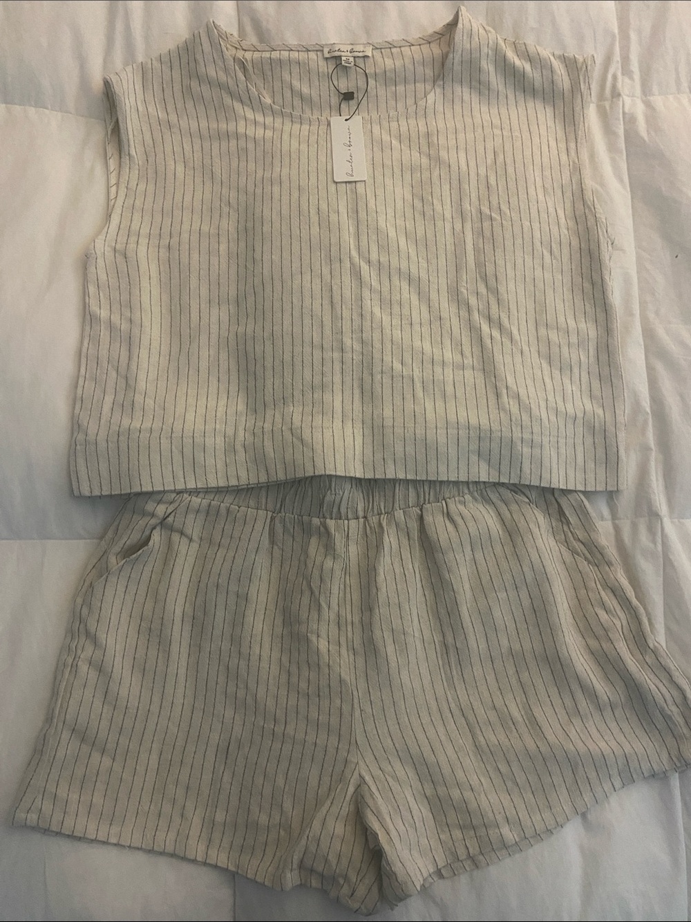 Cream with black stripe set